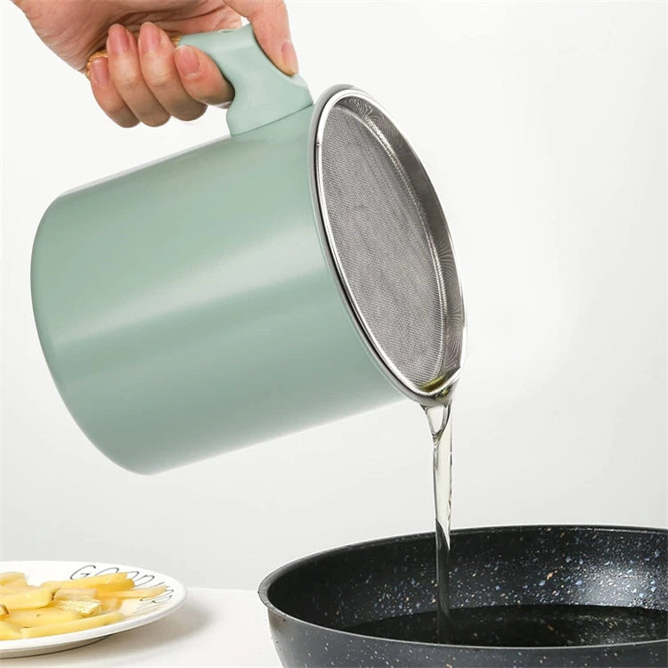LMETJMA Bacon Grease Container with Strainer 1.4L Stainless Steel Oil Filter Pot Cooking Oil Storage Pot with Strainer JT403